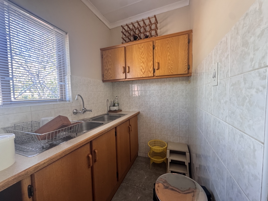 To Let 3 Bedroom Property for Rent in Flamwood North West